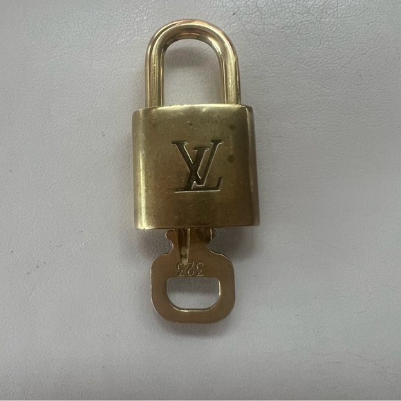 Louis Vuitton Mens Padlock & Key Necklace Pendant Bag Luggage Charm #323 - Picture 2 of 9